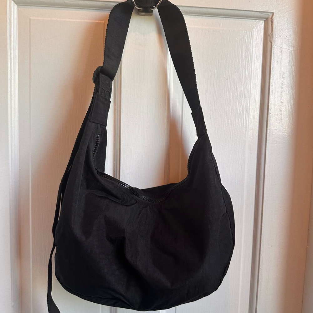 BAGGU Medium nylon crescent bag